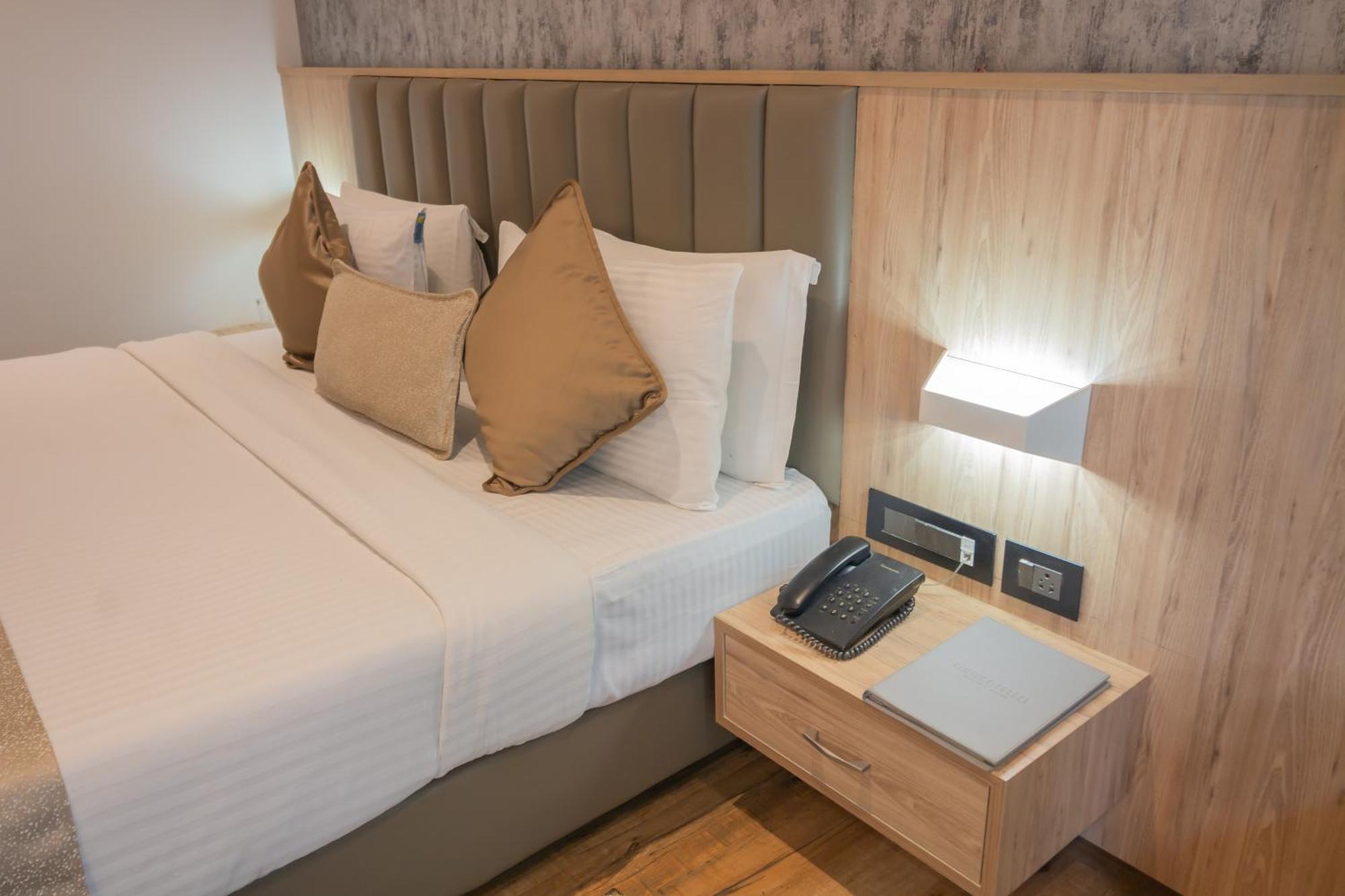 Hotel Celestiial , Кандолим Экстерьер фото