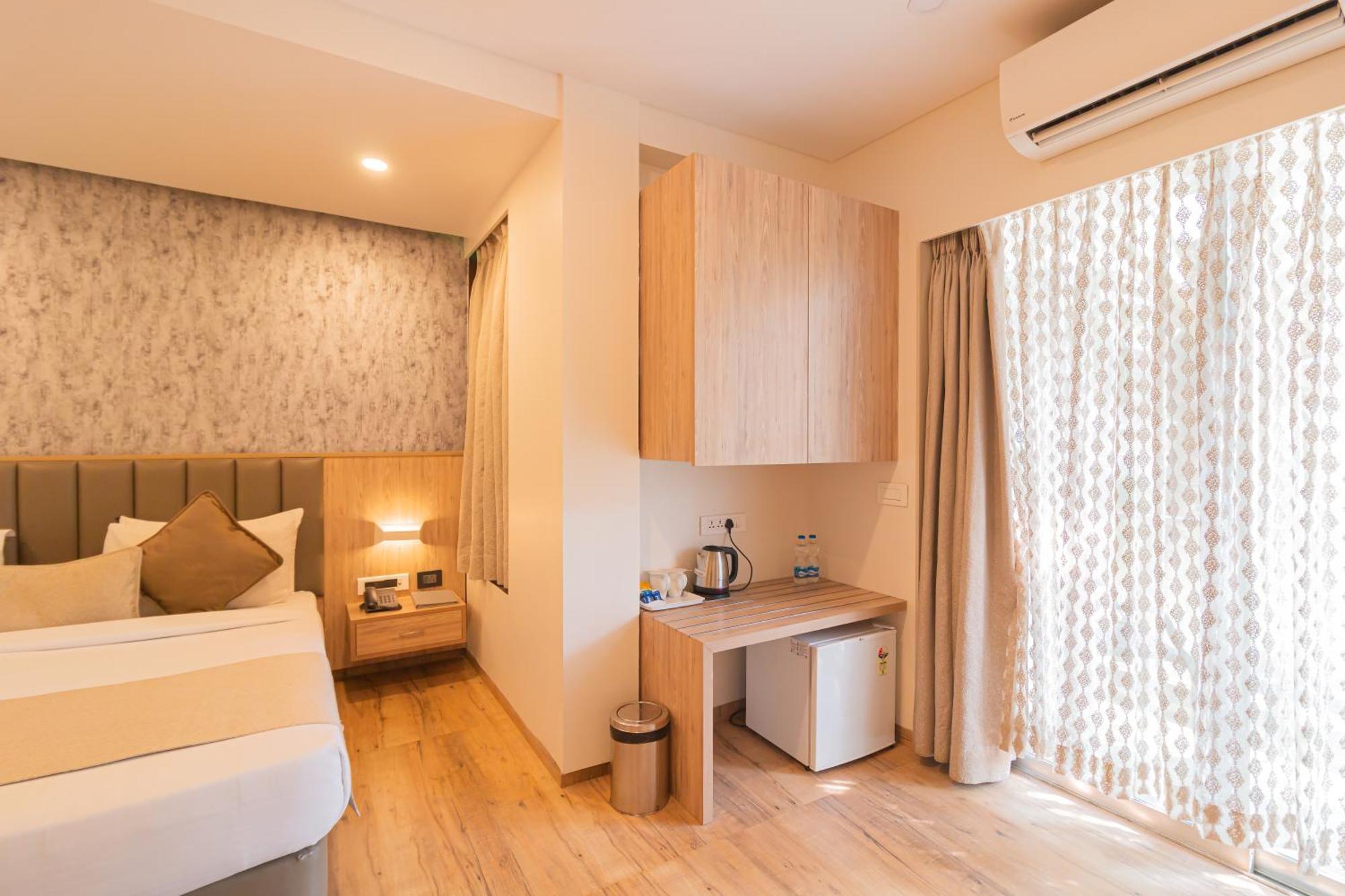 Hotel Celestiial , Кандолим Экстерьер фото