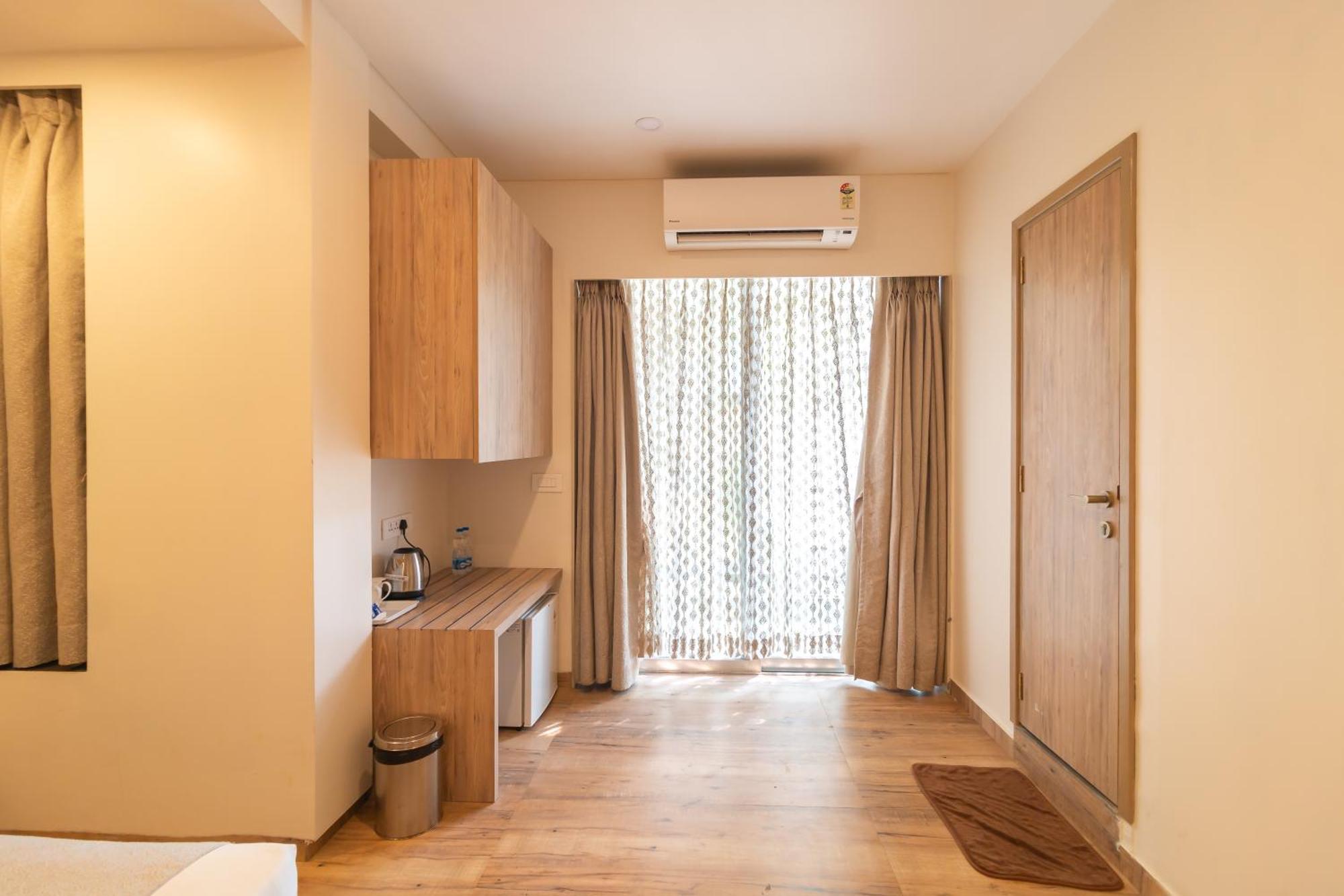 Hotel Celestiial , Кандолим Экстерьер фото