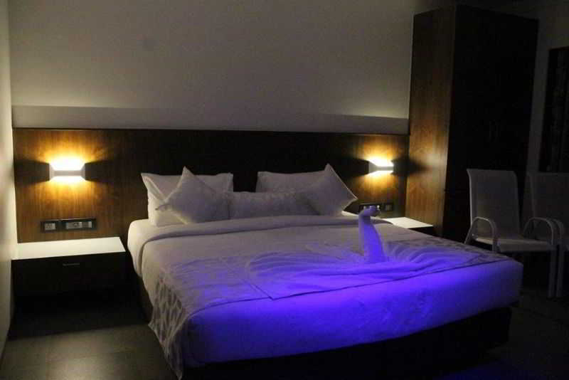 Hotel Celestiial , Кандолим Экстерьер фото